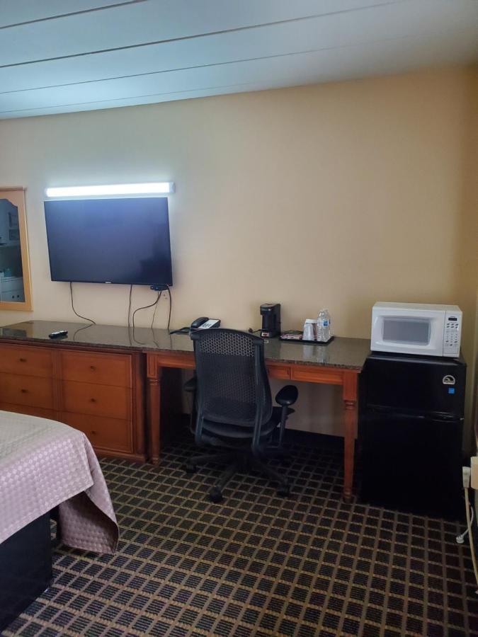 Budget Inn Of Бей Сити Екстериор снимка
