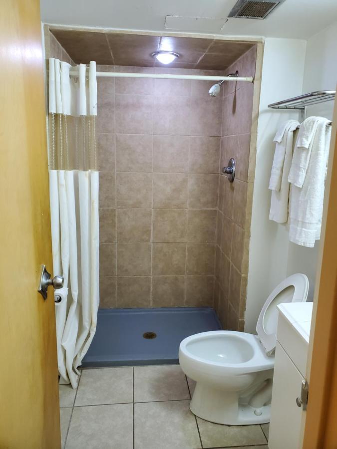 Budget Inn Of Бей Сити Екстериор снимка