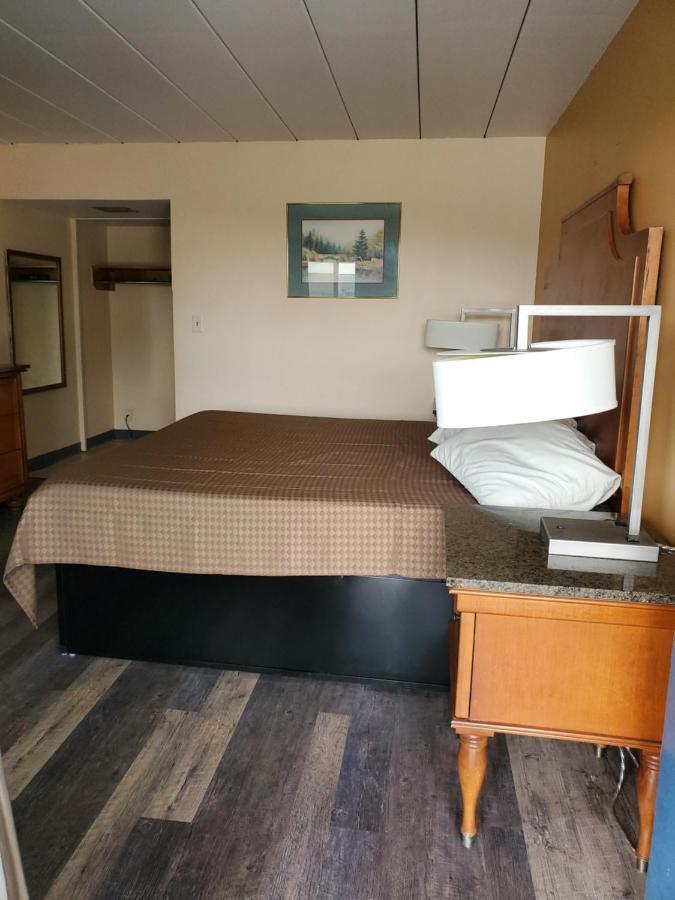 Budget Inn Of Бей Сити Екстериор снимка