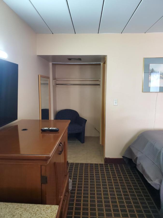 Budget Inn Of Бей Сити Екстериор снимка