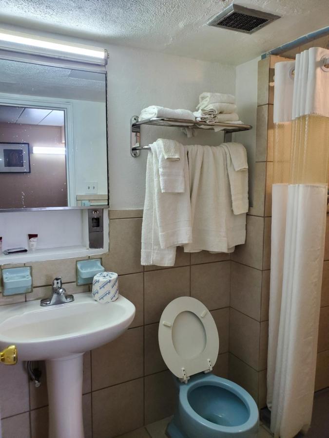 Budget Inn Of Бей Сити Екстериор снимка